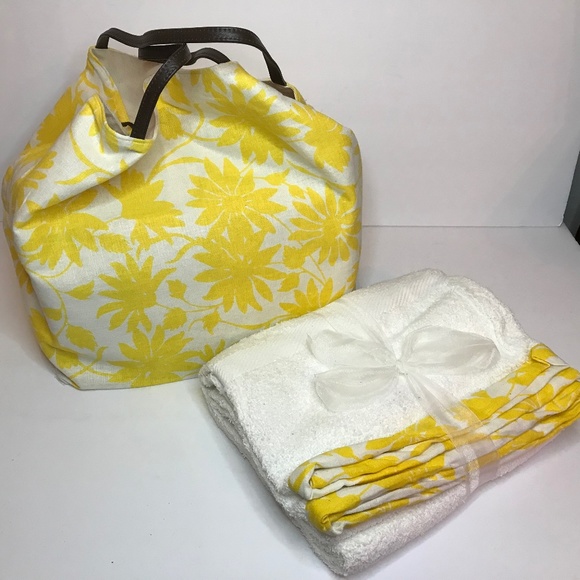 Voluspa Tote & Beach Towel in Yellow Brand New - Picture 1 of 10